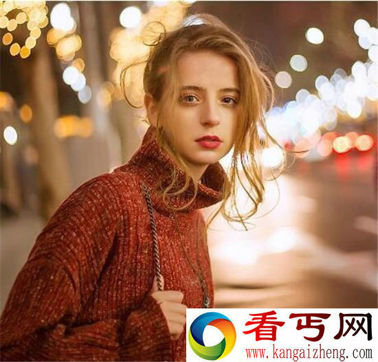 成都女留学生走红 16岁上大学会6国语言