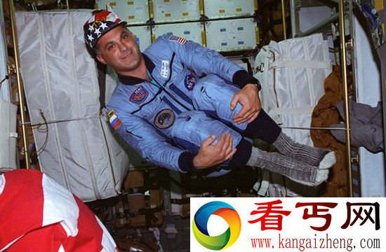 美国大选今日中午揭晓 宇航员如何投票?