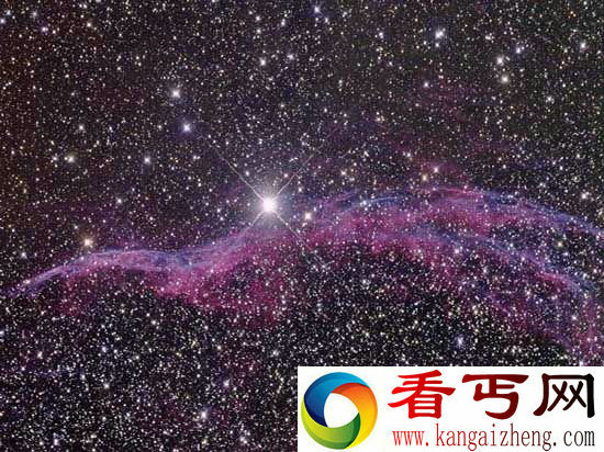 天鹅座内两颗恒星将合并 夜空中暂时新添红新星