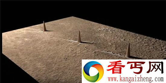 火星表面发现三个巨大尖塔,跟吉萨金字塔一样完美排列