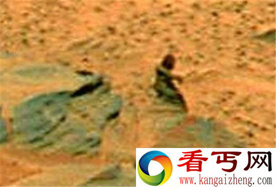 近日,NASA勇气号卫星发回一组照片,就在天文学家们都认为这只是一组普通照片时,一名业余天文爱好者通过放大,却发现了一个惊人的现象······