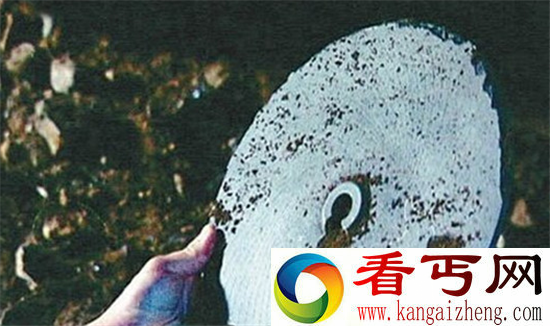 NASA绝密档案泄露 登月第一人临终曝月球真相
