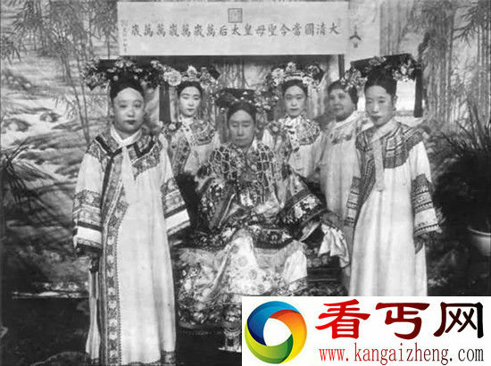 慈禧太后爱美食 最爱花瓣火锅!