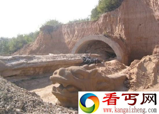 三万年前的神秘石龙 竟然不是人造的?