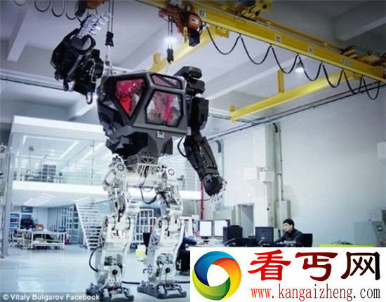 韩国研发4米高人控机器人 现实版《阿凡达》诞生？