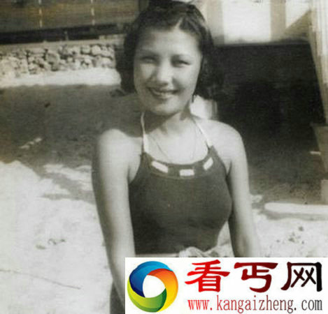 年幼时的蓝妮