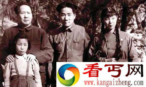 毛岸英等人与毛泽东的合影