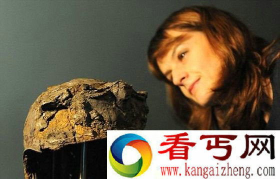 古罗马头盔