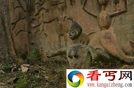 非洲森林发现神秘雕像 史前到访的外星人?