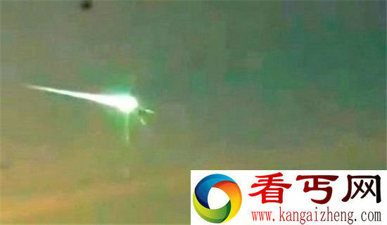 俄罗斯惊现UFO 半空撞上陨石坠毁