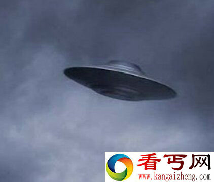 美上空惊现巨型UFO 长1600多米速度秒杀战机