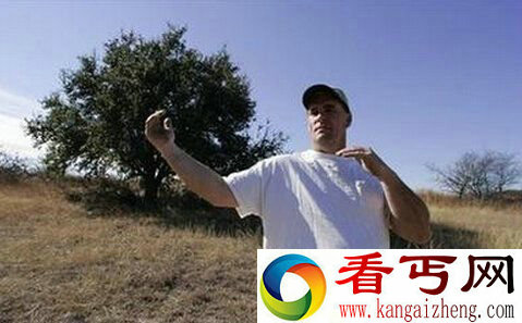 美上空惊现巨型UFO 长1600多米速度秒杀战机