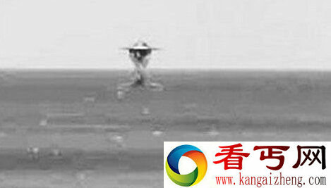 外星人UFO显身海上 与美军航母进行短暂交流