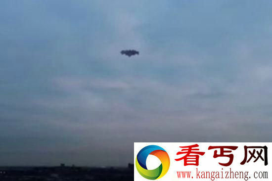 美国纽约上空惊现UFO 不明飞行物发出奇怪噪音
