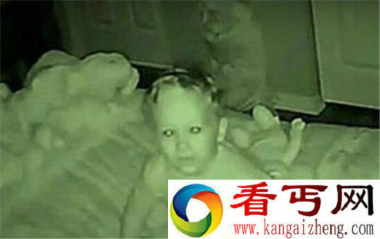3岁男孩深夜对空气聊天爸妈却听到诡异声响