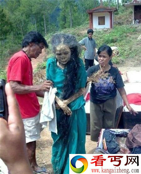 印尼赶尸真容 驱尸自行前往坟墓