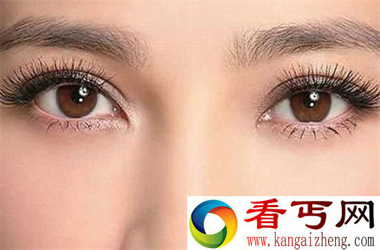 真实存在的超美“紫罗兰”双眼 全世界仅600人!
