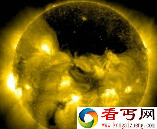 黑洞吞噬太阳震撼场面 地球将被暗物质毁灭！