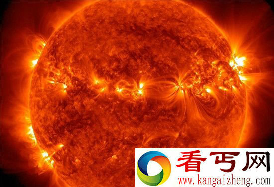 NASA公布最新太阳耀斑高清图 色彩绚丽极具魔性