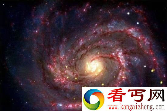 宇宙最奇特黑洞超乎想象 急速穿行如流星