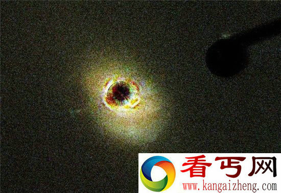 类星体喷流似激光 竟高达10万亿摄氏度!