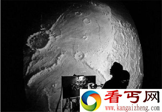 NASA曝月球惊现神秘能源 竟然是外星人所留