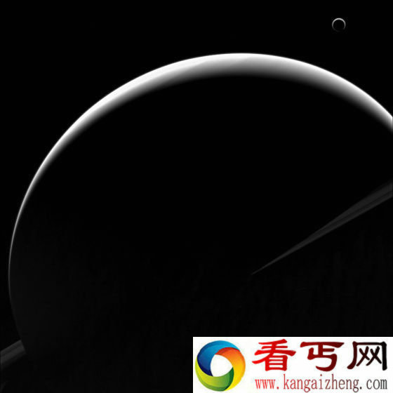 卡西尼拍摄土星梦幻照弯月两勾遥相望