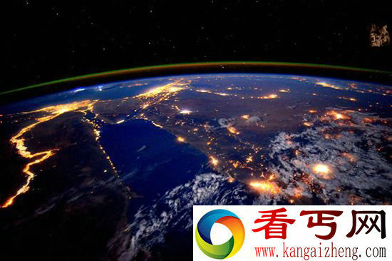 NASA宇航员拍尼罗河夜景 绚烂“流金”致美