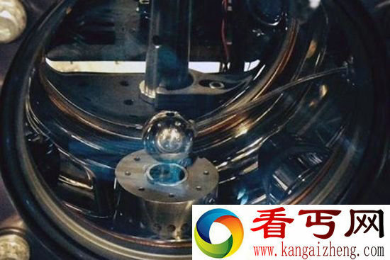 科学家发现暗能量粒子特性像“变色龙”