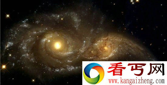 宇宙间的星系碰撞 神奇壮观的车轮烟花