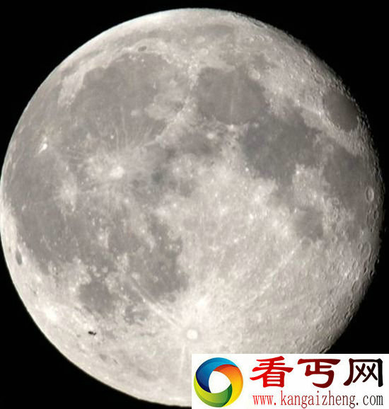 月球上曾惊现不明飞行物 到底是什么呢