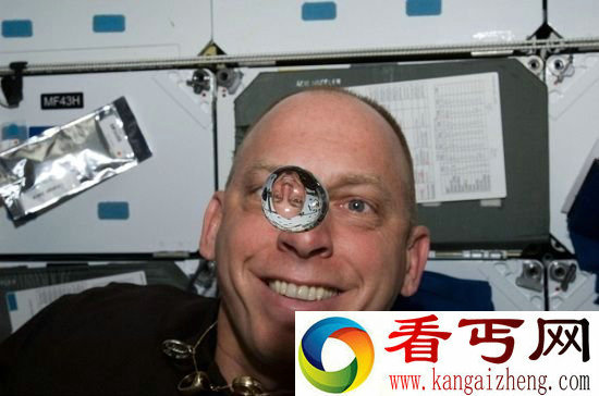 人在太空中如何生活 航天宇航员需要喝尿