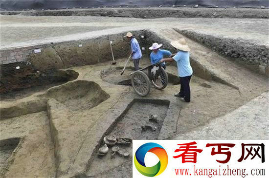 成都闹市挖出千年古寺 神秘古寺惊现菩萨头像科学家解开谜题!