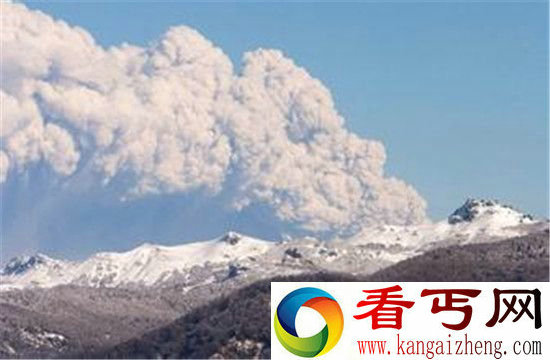 智利火山第三次喷发 火山灰直冲4000米高空