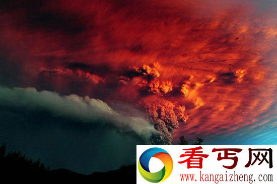 智利火山爆烈式喷发瞬间 摄人心魄!
