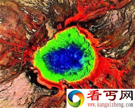 黄石超级火山蠢蠢欲动 地球或面临毁灭