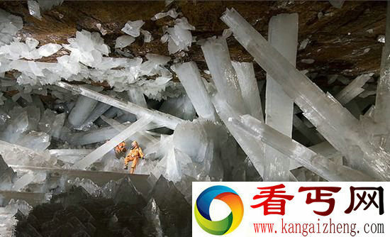 神秘的地底世界 亿万年行成水晶森林   