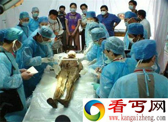 千年古墓竟挖掘出活女尸 震惊世界!