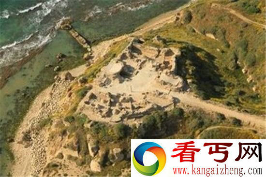 考古学家发现公元四世纪古色雷斯要塞遗址前