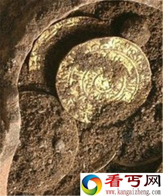 考古学家发现公元四世纪古色雷斯要塞遗址前