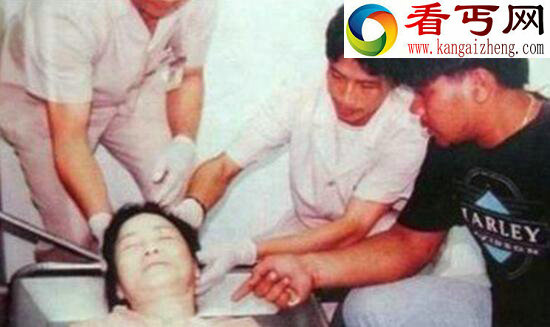 邓丽君是怎么死的，因哮喘去世还是当间谍被杀