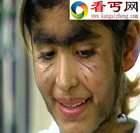 墨西哥“狼人族”第五代 与美女相爱