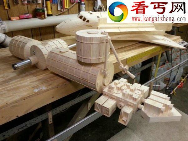 28万火柴棍搭建国际空间站模型