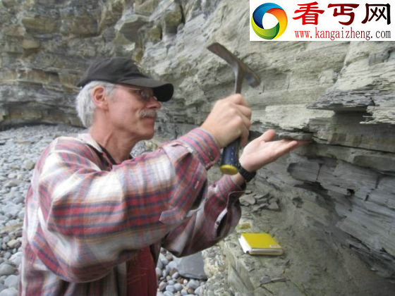 2亿年前火山吞噬地球一半生命/图 