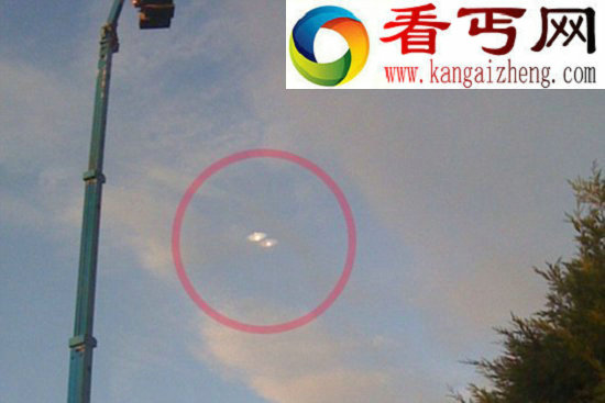 英国小镇上空再现三角形UFO 今年7大飞碟现英伦