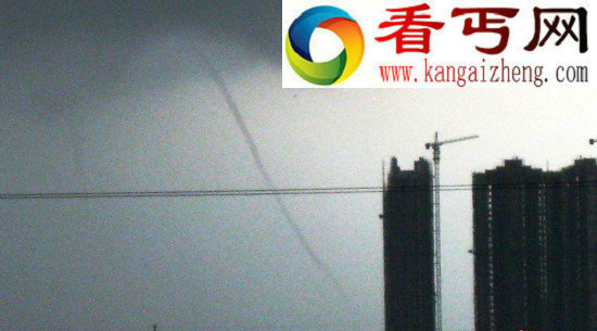 北海罕见“龙吸水”奇特景观