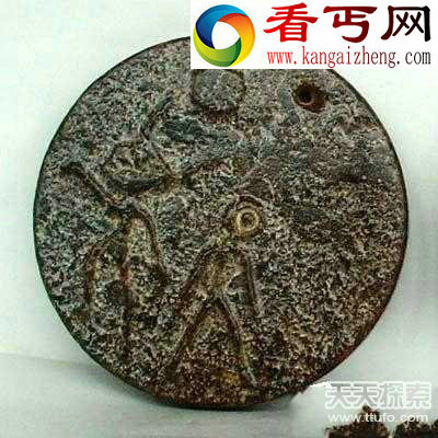 揭示外星人与红发巨人开战的甲骨文