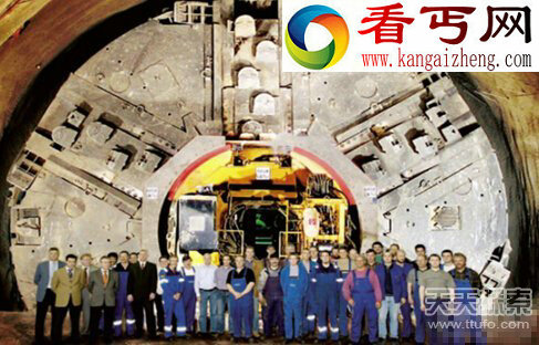 人类地下基地曝光 泄露外星人新机密