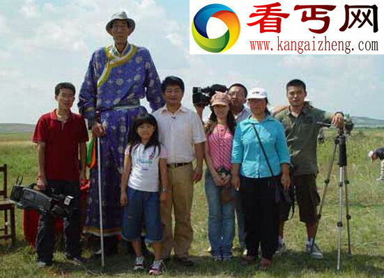 中国最高的人，鲍喜顺2.36米/儿子与姚明一样高