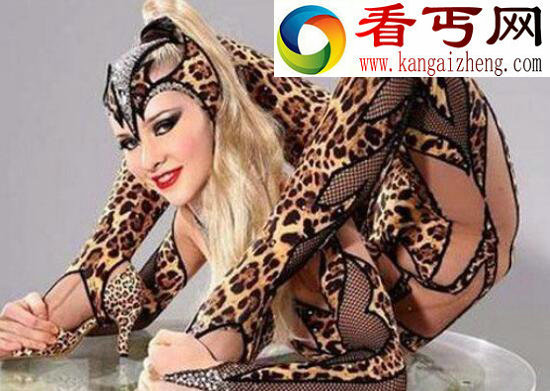 世界上最柔软的人，俄罗斯Zlata自如弯曲身体各个部位